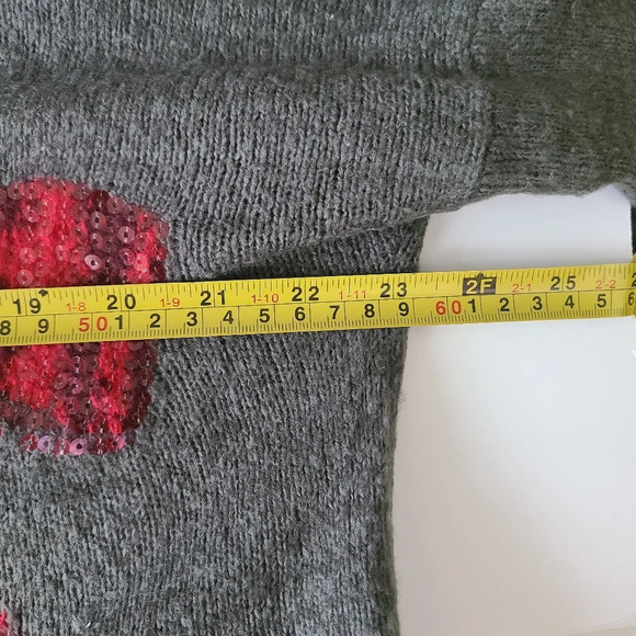 Abercrombie & Fitch women's sweater sz.XS loose fit Sequin red bows (A2) - Picture 6 of 8